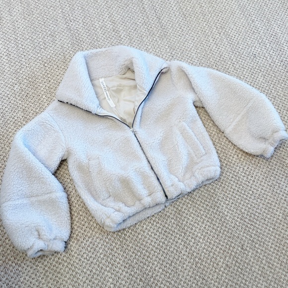 Lululemon Sherpa cinchable  Fleece Zip Jacket | Size 2 - Picture 3 of 9